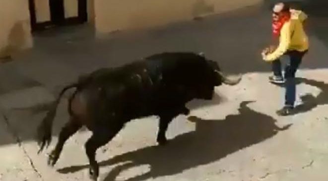 Ταύρος σκοτώνει θεατή σε φεστιβάλ στην Ανδαλουσία