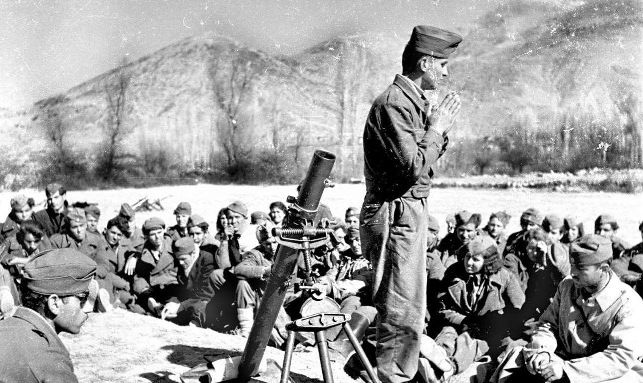 Στη δημοκρατία καλό είναι καμιά φορά και να «ξεχνάμε»!