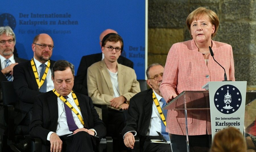 Εμμεση δήλωση Μέρκελ για την ανάγκη δημιουργίας ευρωπαϊκού στρατού