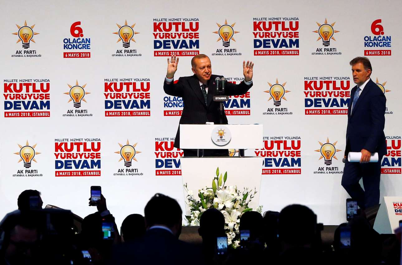 Ο Ερντογάν συνεχίζει το πογκρόμ – Γιατί κλείνει όλες τις σχολές γαλλικής φιλολογίας