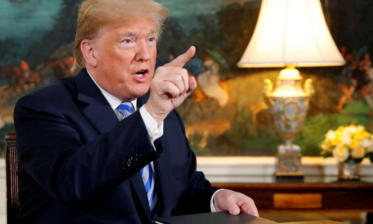 Τραμπ: Το Ιράν είτε θα διαπραγματευτεί είτε «κάτι θα συμβεί»