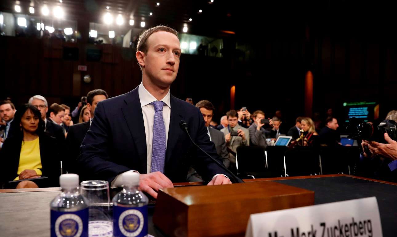 Ποια διαφάνεια; Στα κλεφτά η «ανάκριση» του Ζάκερμπεργκ στο Ευρωκοινοβούλιο