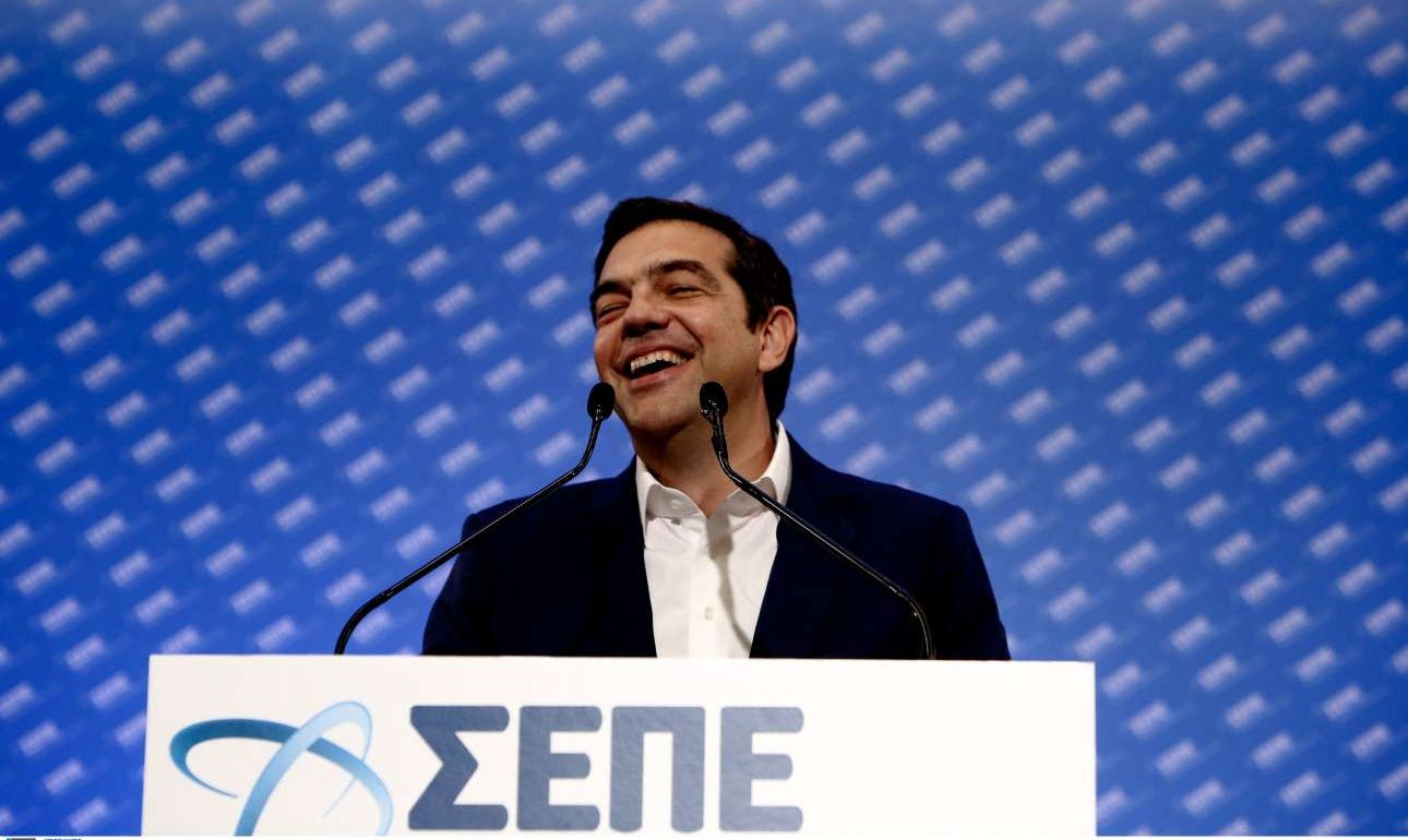 Ο Τσίπρας τώρα υπόσχεται και ανάκτηση του χαμένου εισοδήματος