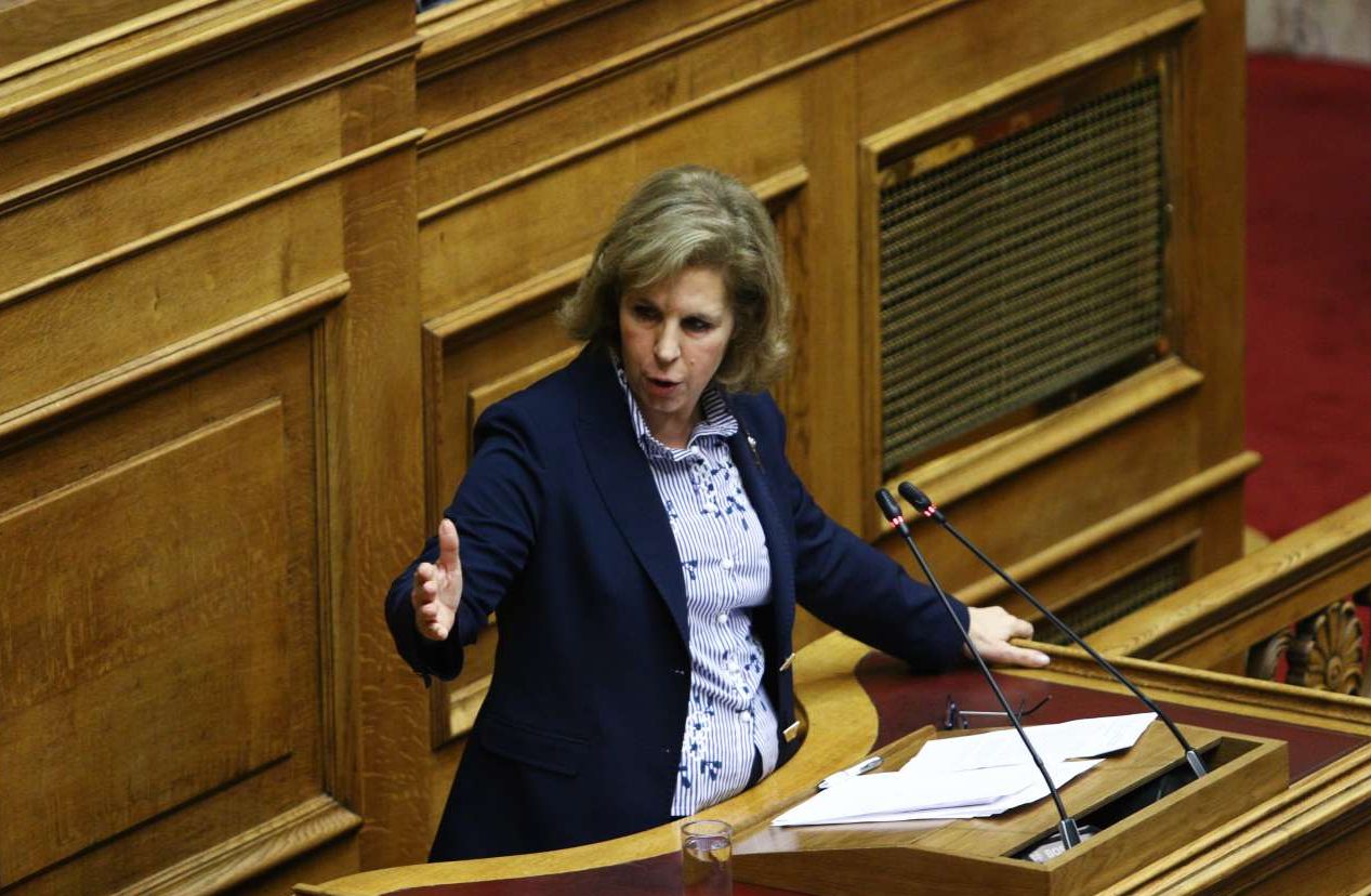 Η ΔΗΣΥ τελικά ψηφίζει «ναι» στην αναδοχή από ομόφυλα ζευγάρια