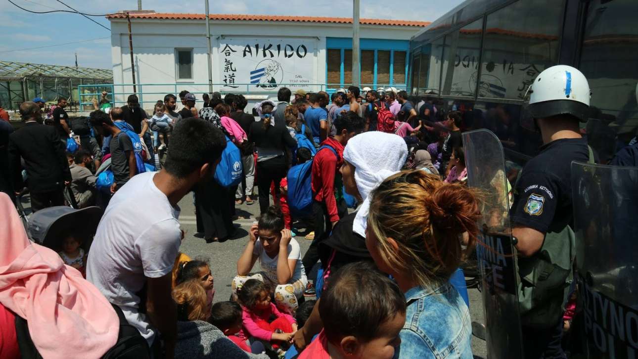 Εκατοντάδες πρόσφυγες «απέδρασαν» από την Μόρια