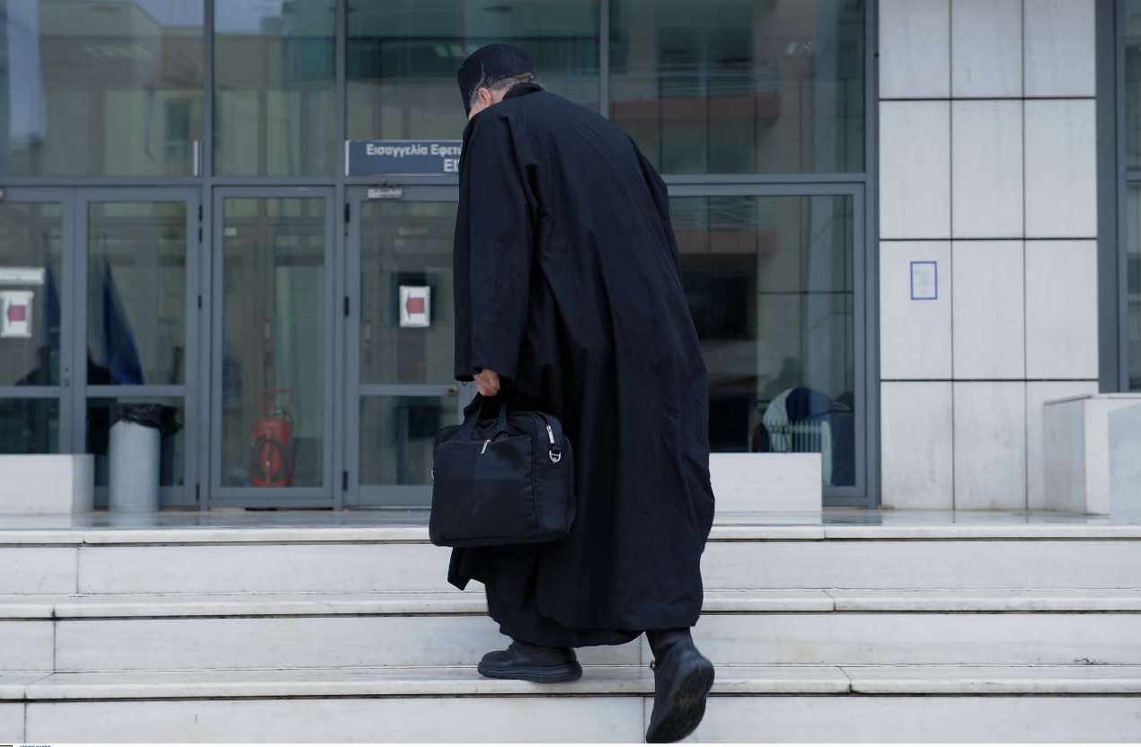 Ισόβια στον «εγκέφαλο» της ιερής κομπίνας στα Φάρσαλα με λεία €3,8 εκατ.