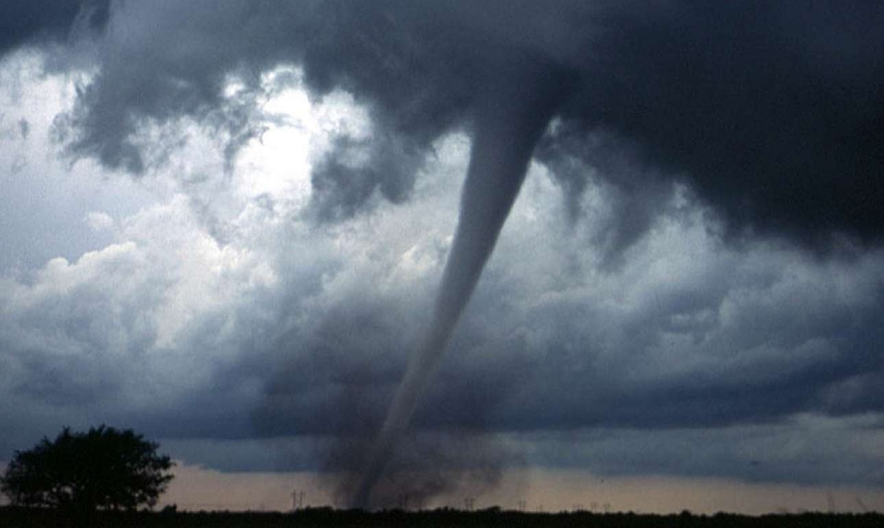 Τριάντα ισχυροί ανεμοστρόβιλοι στην Ελλάδα -μέσα σε 265 χρόνια- με οκτώ νεκρούς