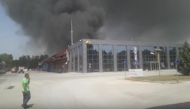 Ξάνθη: Εσβησε η φωτιά στο εργοστάσιο μπαταριών – Κανένας κίνδυνος στην περιοχή