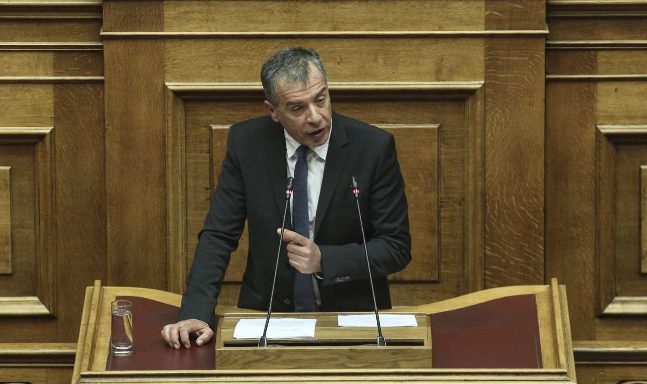 Αιχμές Θεοδωράκη για βουλευτές της ΔΗΣΥ: Δειλιάζουν όσοι δεν ψηφίζουν την αναδοχή