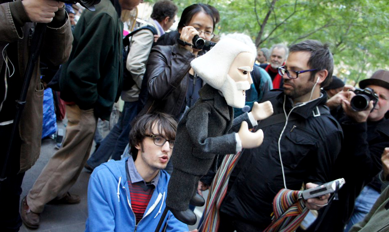 Κουκλοθέατρο στο ΜΙΤ ο Μαρξ και η ταξική πάλη