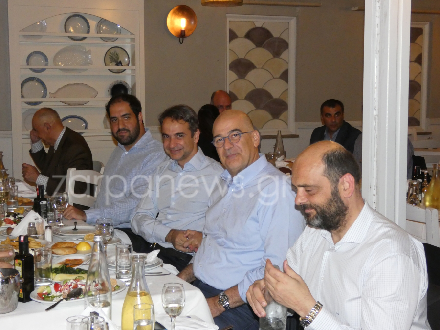 Δείπνο Μητσοτάκη σε βουλευτές της ΝΔ στα Χανιά [εικόνες]