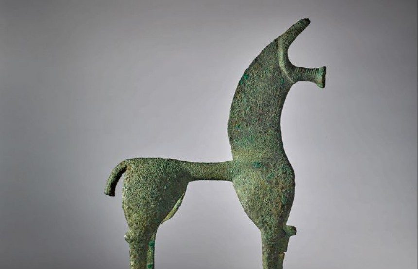 Πρωτοφανές! Ο Οίκος Sotheby’s πηγαίνει την Ελλάδα στα δικαστήρια για αρχαίο ειδώλιο
