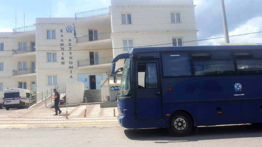 Πώς μπορείς να χειροκροτείς τον δολοφόνο της Γιαννούλας;