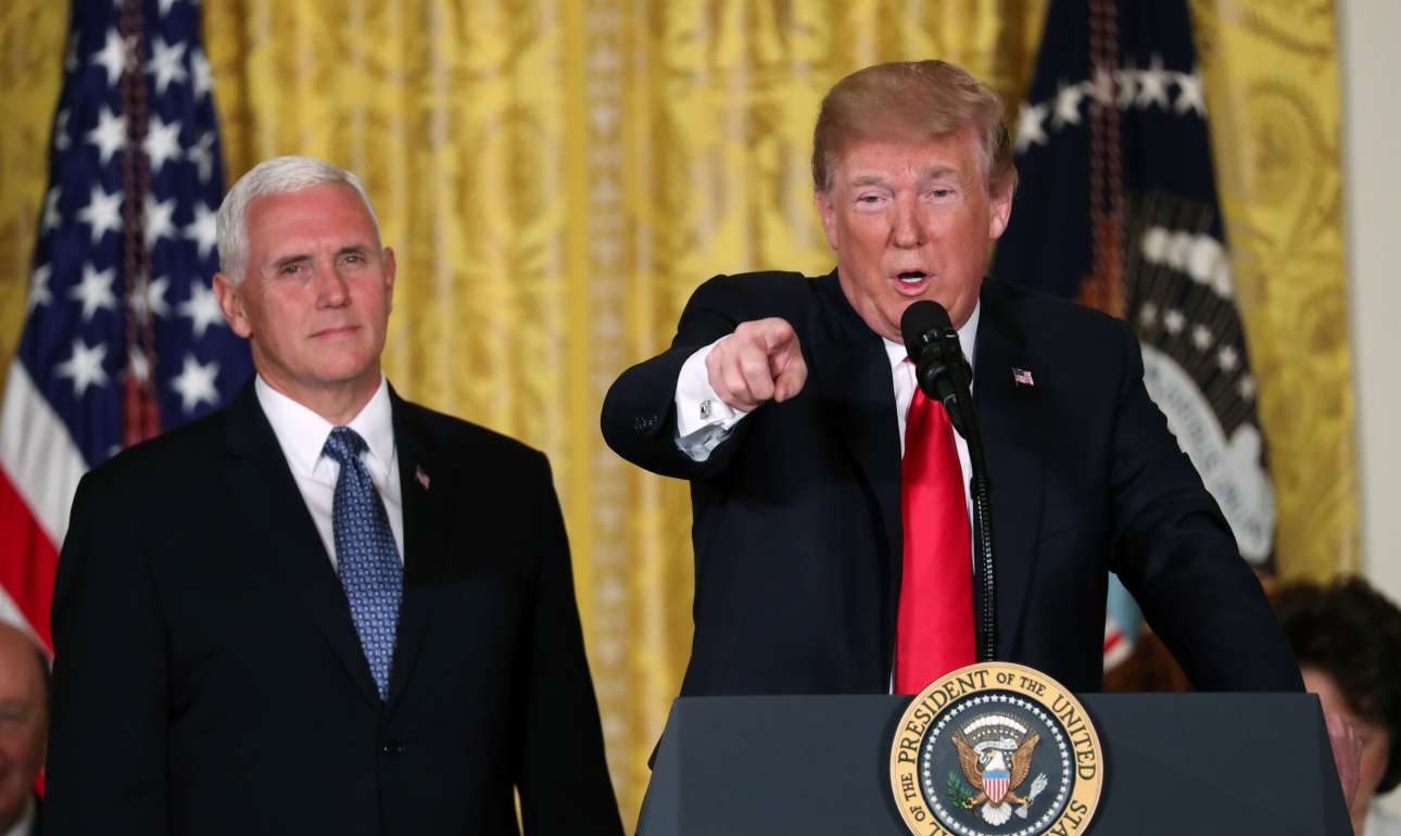 Επίθεση κατά της Μέρκελ με αιχμή το Μεταναστευτικό από τον Τραμπ