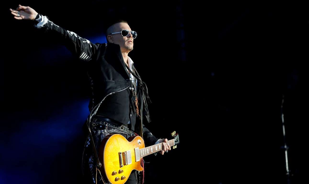 Τζόνι Ντεπ: «Ξοδεύω πολύ παραπάνω από 30.000 δολάρια τον μήνα για κρασί»