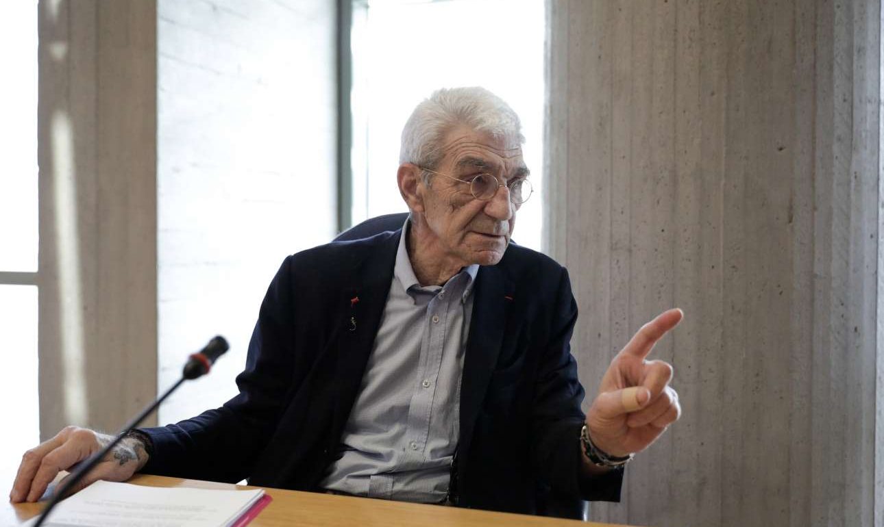 Υβριστικά συνθήματα έξω από το σπίτι του Γιάννη Μπουτάρη