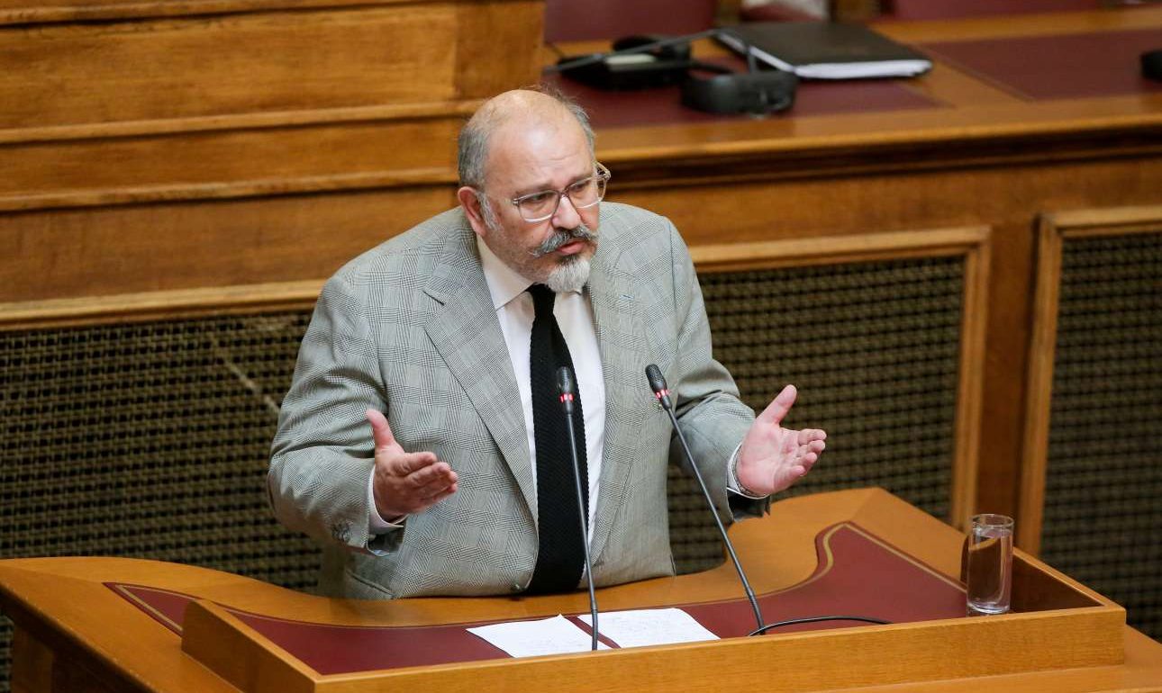 Ξυδάκης: Η κυβέρνηση έπρεπε να ενημερώσει τον κόσμο πριν από τις συνομιλίες για την ΠΓΔΜ