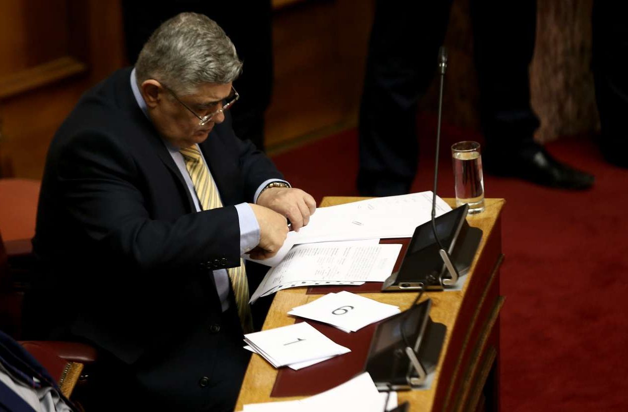 Γιατί ο Μιχαλολιάκος διέγραψε τον Μπαρμπαρούση από την ΚΟ της ΧΑ