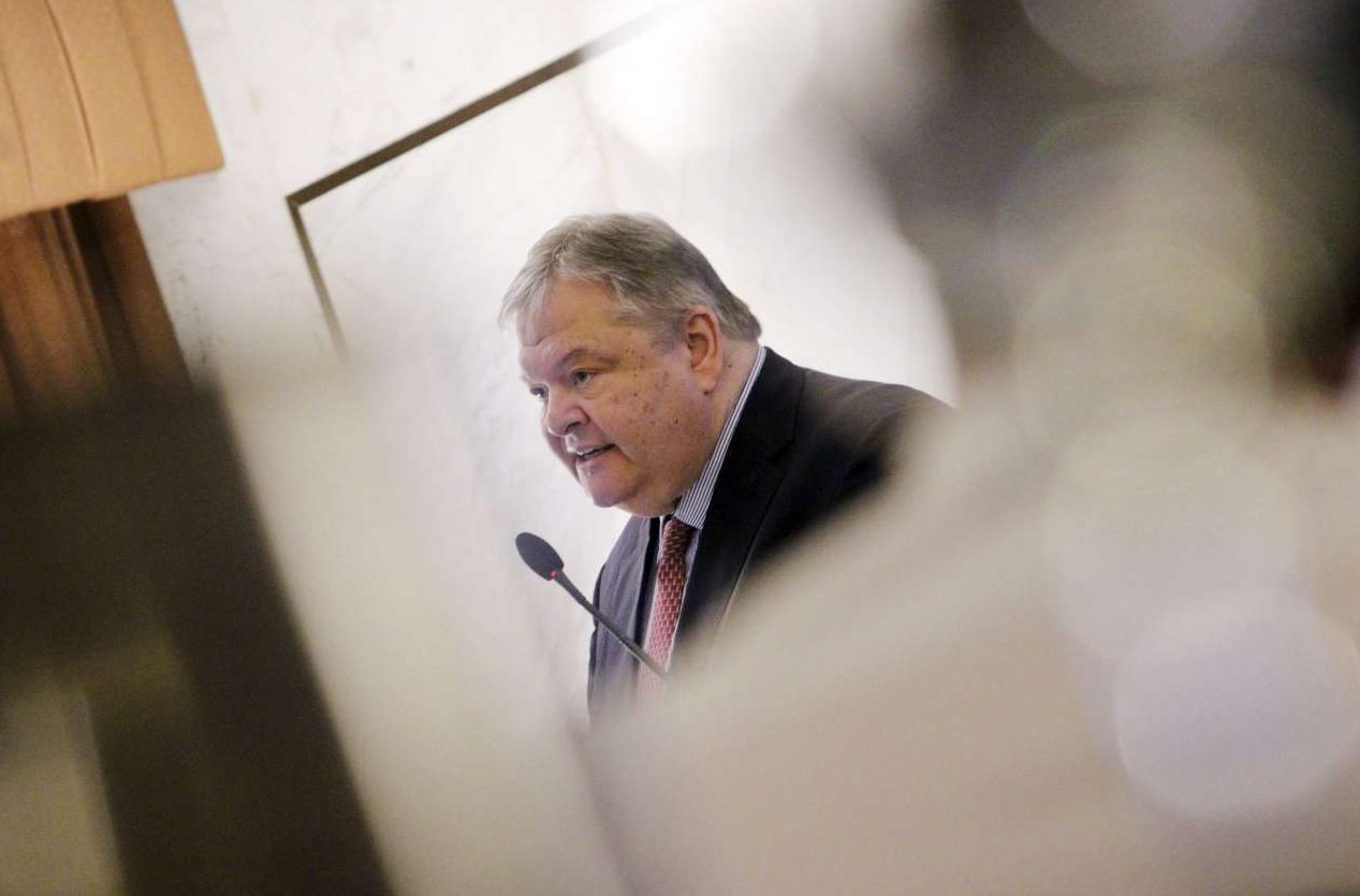 Βενιζέλος: Ντροπή αν έδωσαν τη συμφωνία για χρέος και δάνεια