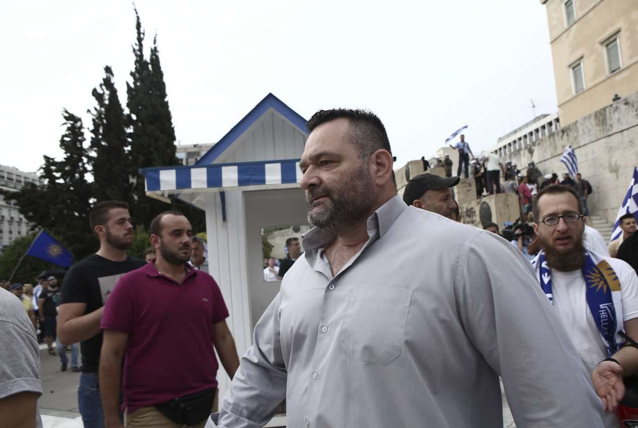 Τρεις χρυσαυγίτες βουλευτές μπροστάρηδες στα επεισόδια του Σαββάτου έξω από τη Βουλή