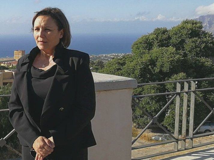 Από τον φόβο της Μαφίας έκρυβε το πρόσωπό της ώσπου εξελέγη βουλευτής…