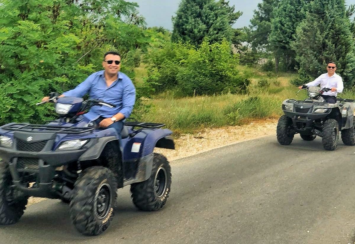 Με γουρούνες στην εξοχή Ζάεφ και Ντιμιτρόφ, αλλά ακόμη κανένα τηλεφώνημα