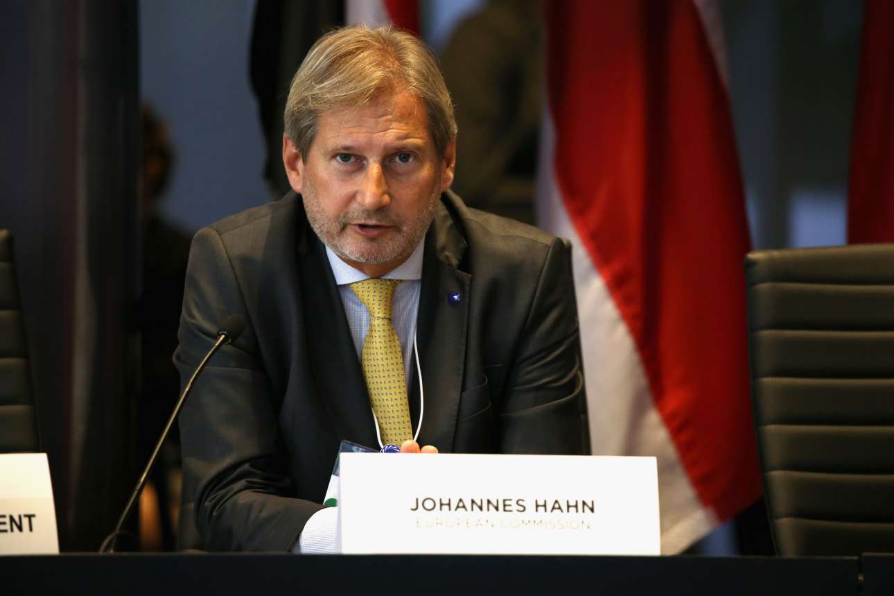 Γιοχάνες Χαν: Τα Σκόπια θα λάβουν το πράσινο φως για ένταξη σε ΕΕ και ΝΑΤΟ