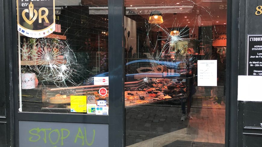 «Βοήθεια οι βίγκαν!» – Οι γάλλοι κρεοπώλες ζητούν την προστασία της Αστυνομίας