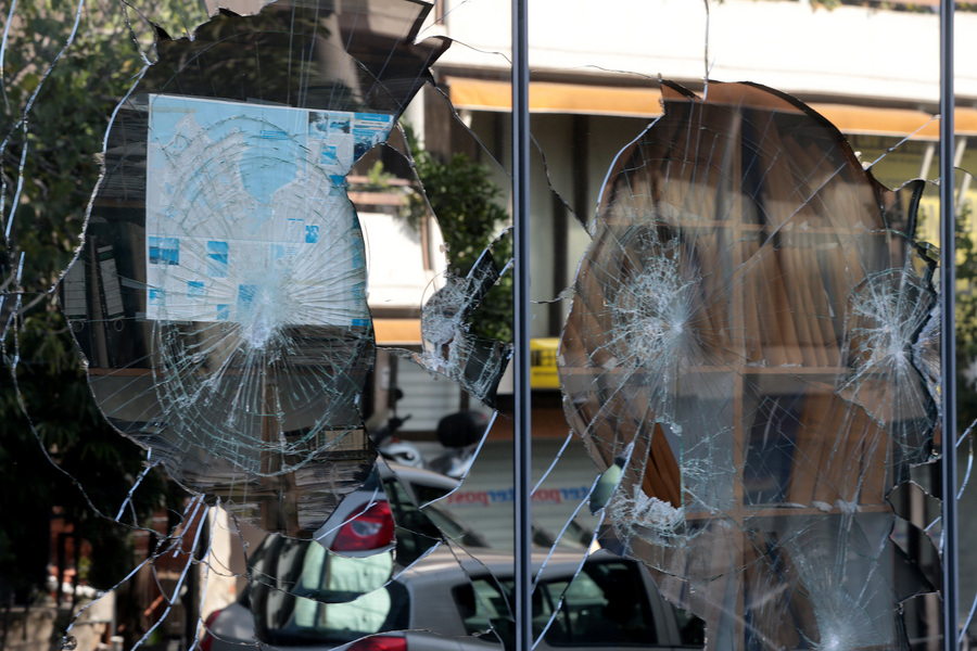 Επίθεση του Ρουβίκωνα στη ΔΟΥ Ψυχικού