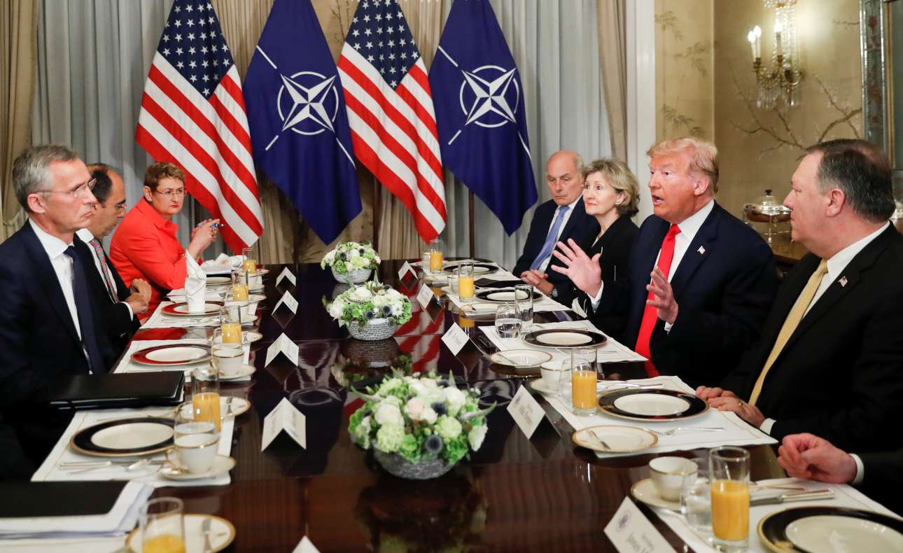 Τραμπ εναντίον Μέρκελ: Δεν ξοδεύεις για την άμυνα, είσαι όμηρος της Ρωσίας