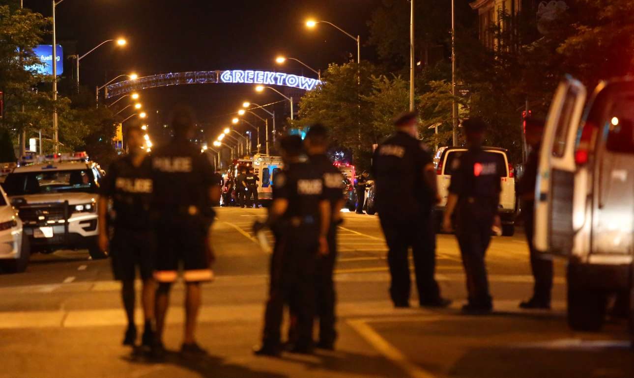 Μία νεκρή από τα πυρά ενόπλου στην ελληνική συνοικία του Τορόντο