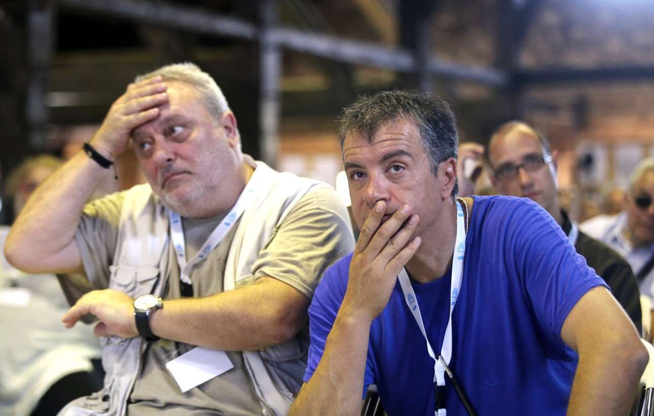 Ανοιχτή σύγκρουση Θεοδωράκη – Ψαριανού: «Της νύχτας τα καμώματα» και ο… «εξωφυλαρούχας»