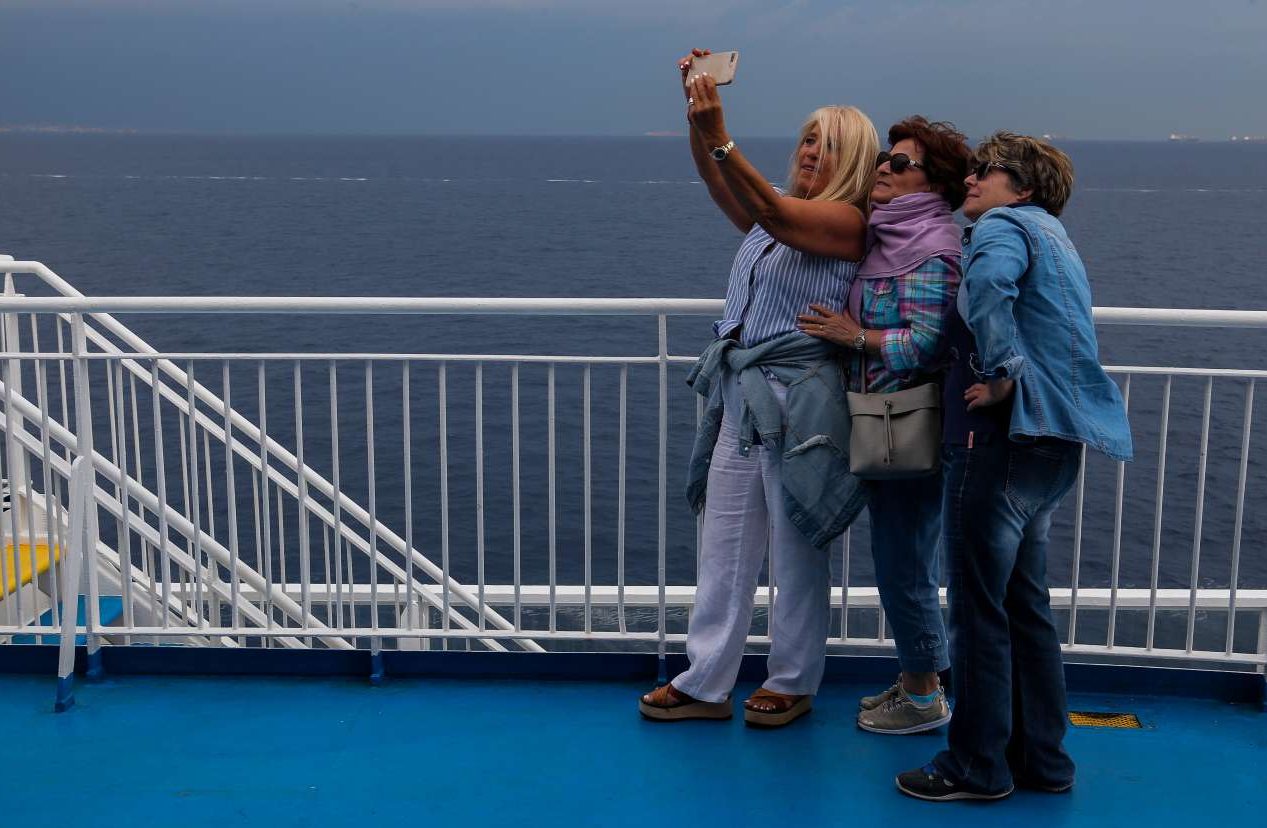 Τι να προσέχετε με τη χρήση του κινητού σας στις διακοπές