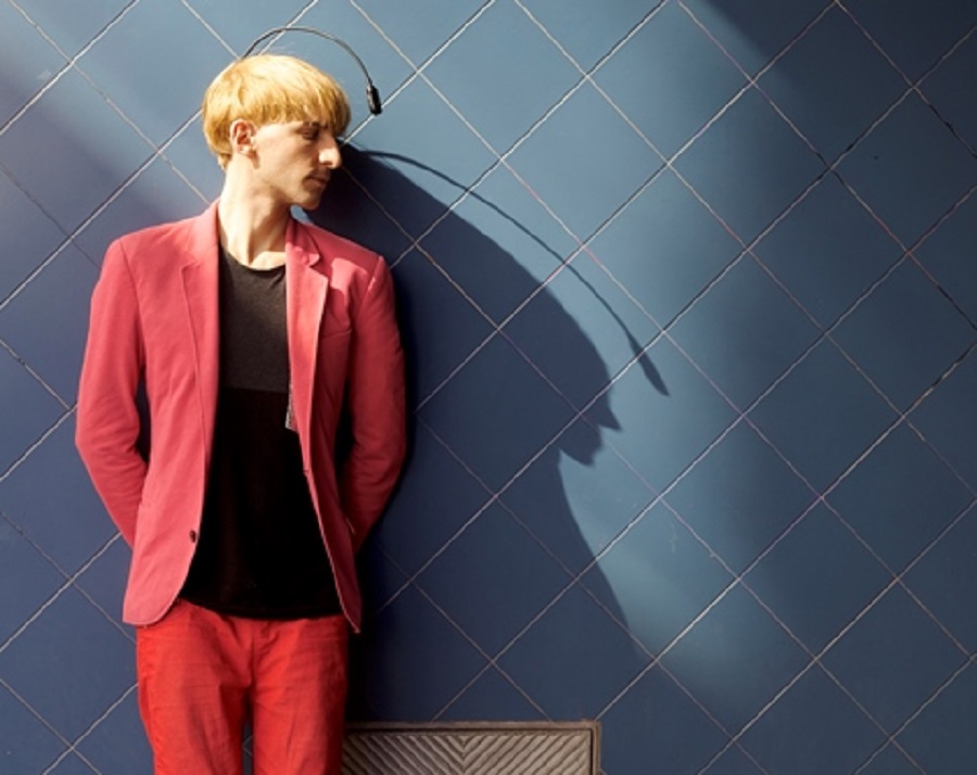 Στη σκηνή του Disrupt Greece και ο Νιλ Χάρμπισον (που… «ακούει» τα χρώματα)