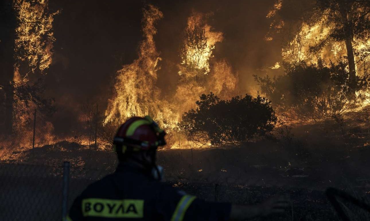 Από καύση ξύλων φαίνεται να ξεκίνησε η πολύνεκρη πυρκαγιά στην ανατολική Αττική