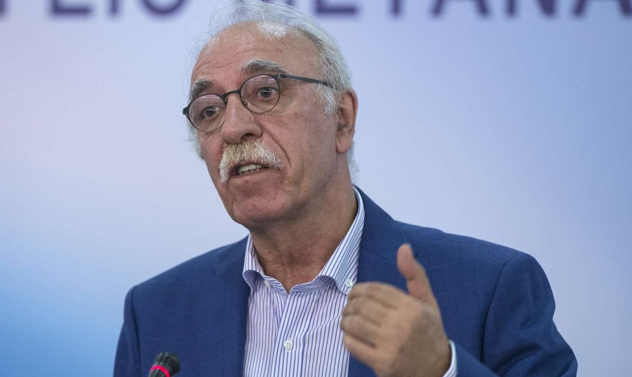 Βίτσας: «Περίεργη ομάδα ο Ρουβίκωνας, δεν είναι ακτιβιστές»