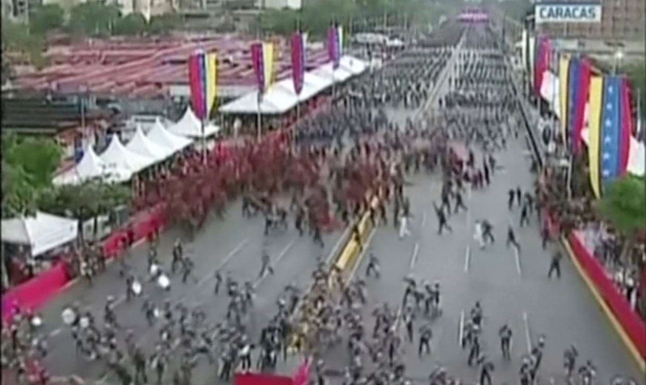 Εξι συλλήψεις «τρομοκρατών» μετά την μυστηριώδη απόπειρα κατά του Μαδούρο