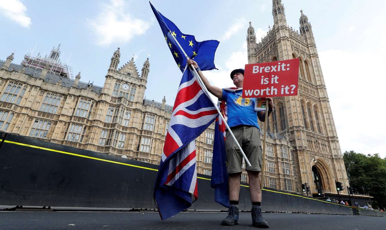 «Καμπανάκι» από τον Fitch για το Brexit