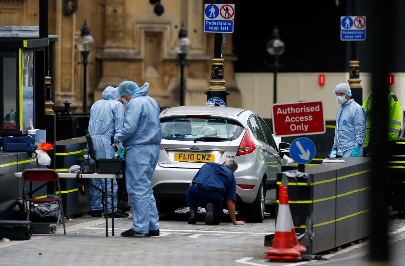 Μέι: «Πάντα ισχυρή η απειλή της τρομοκρατίας στη Βρετανία»