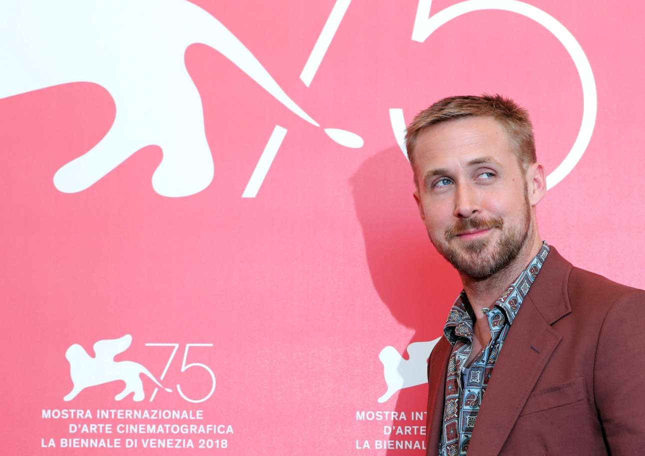 Η Μόστρα υποκλίθηκε στη γοητεία του Γκόσλινγκ – Αρμστρονγκ