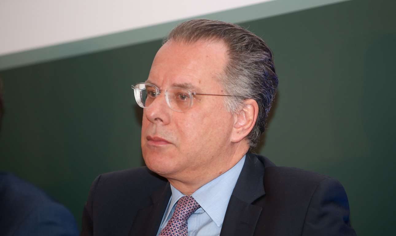 Κουμουτσάκος: «Εκαναν την Ελλάδα μεσίστια χώρα»