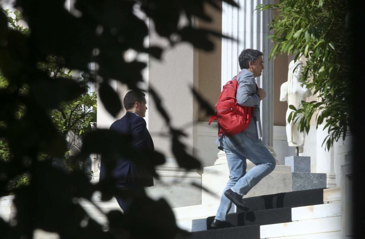 Το διπλό μήνυμα Τσακαλώτου ενόψει ανασχηματισμού