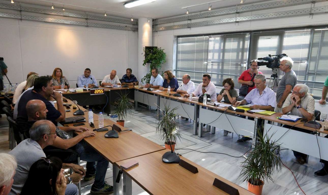 Παραίτηση Ψινάκη ζητάει ομόφωνα το Δημοτικό Συμβούλιο Μαραθώνα