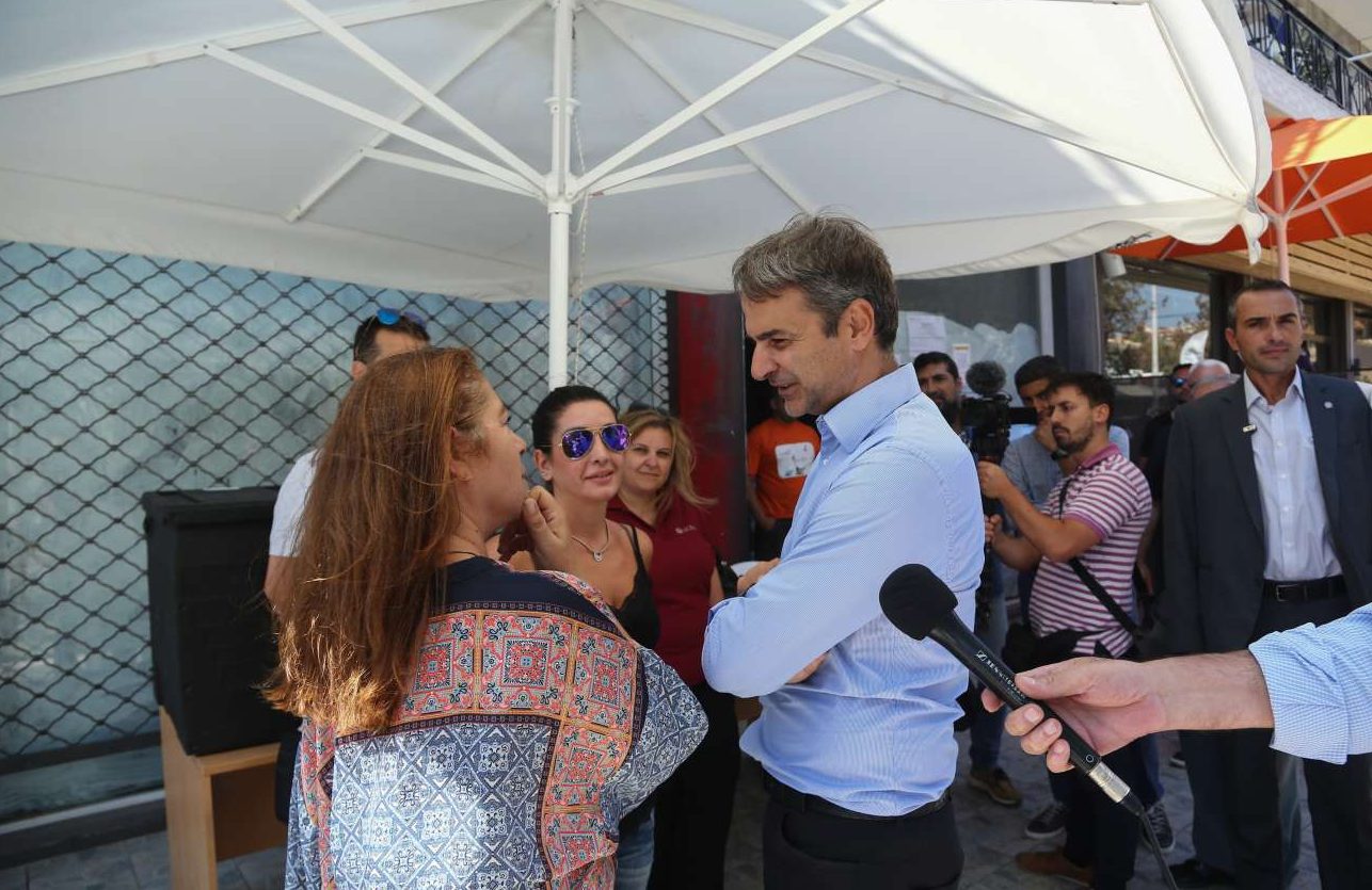 Ο Κυριάκος Μητσοτάκης ξανά στο Μάτι, έναν μήνα μετά [εικόνες&βίντεο]