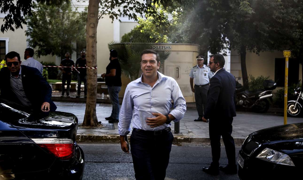 Αλλα λόγια ν’ αγαπιόμαστε