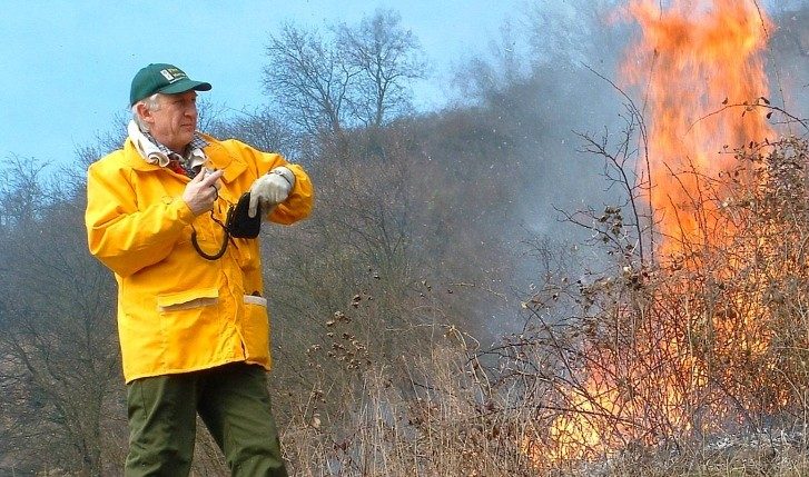 Ο Τσίπρας κάλεσε τον καθηγητή που «ξέπλενε» την κυβέρνηση για τις πυρκαγιές