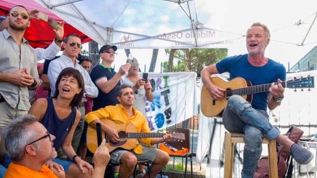 Ο Στινγκ τραγούδησε για το δίκιο του εργάτη