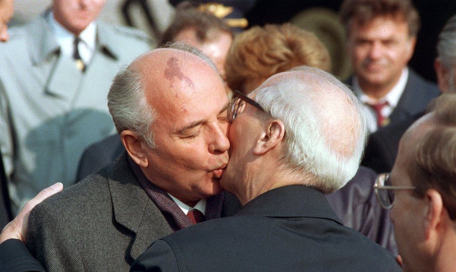 Ο πράκτορας της SAS που (λέει ότι) έσωσε τον Γκορμπατσόφ – και την Ευρώπη