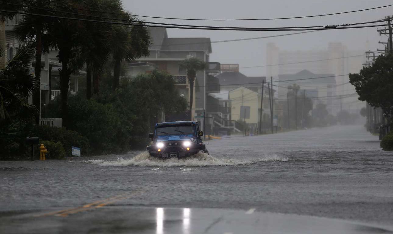 Στη δίνη του τυφώνα Φλόρενς οι ΗΠΑ – Οι πρώτοι νεκροί