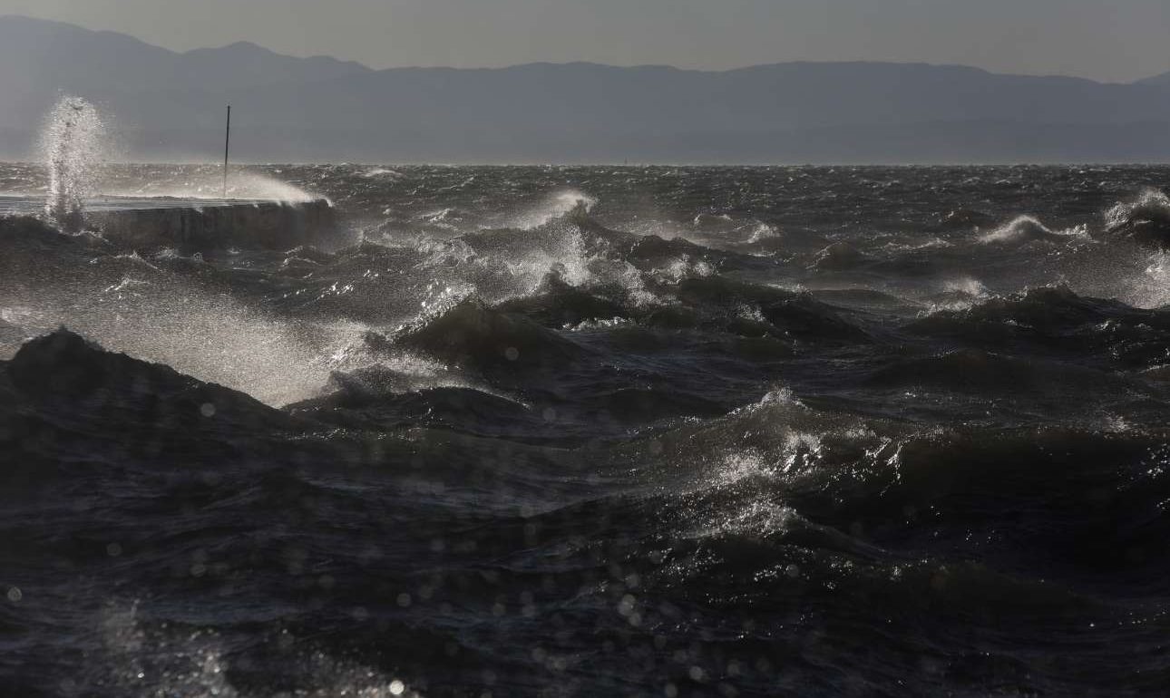 Συνεχίζεται η κακοκαιρία την Πέμπτη – Βροχή και μποφόρ